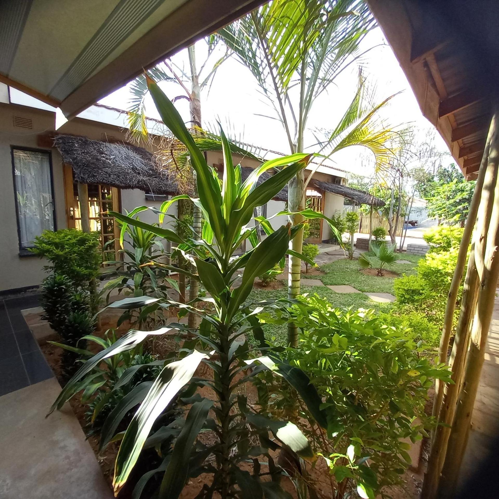 Belle Vue Bed & Breakfast Palapye エクステリア 写真